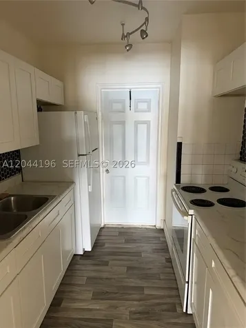 19001 NE 2nd Avenue Miami FL 33179