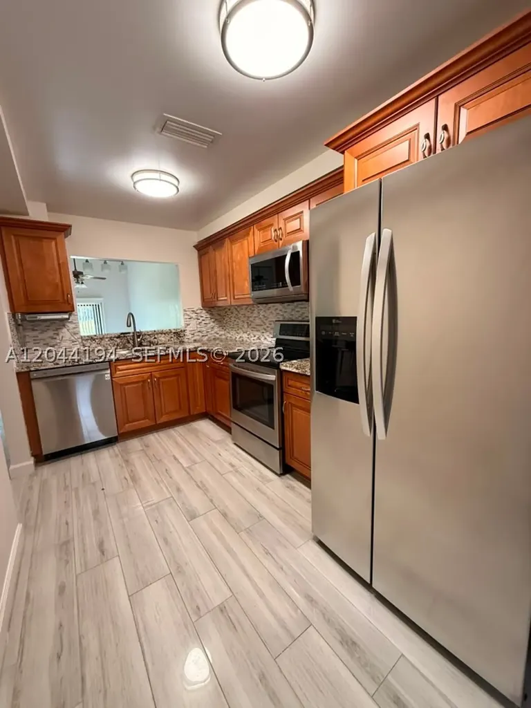4182 S Pine Island Road Davie FL 33328
