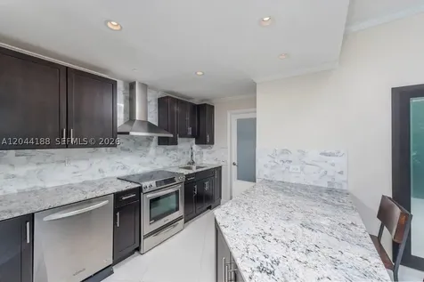 300 S Pointe Drive Miami Beach FL 33139