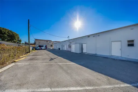 3241 NW 7th Street Miami FL 33125