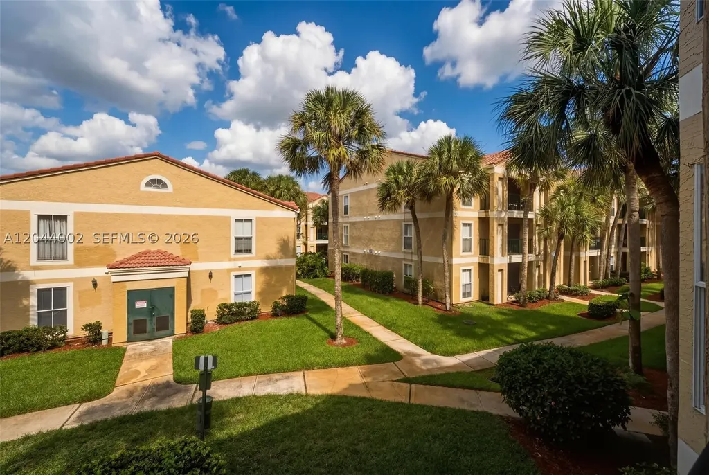 977 Riverside Drive Coral Springs FL 33071