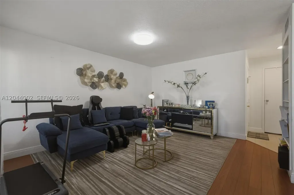 977 Riverside Drive Coral Springs FL 33071
