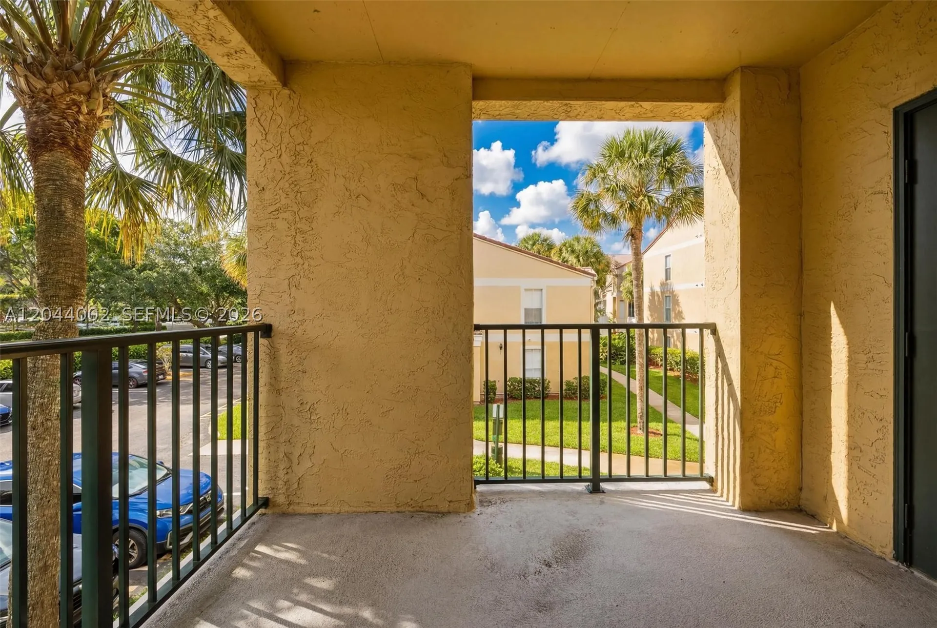 977 Riverside Drive Coral Springs FL 33071