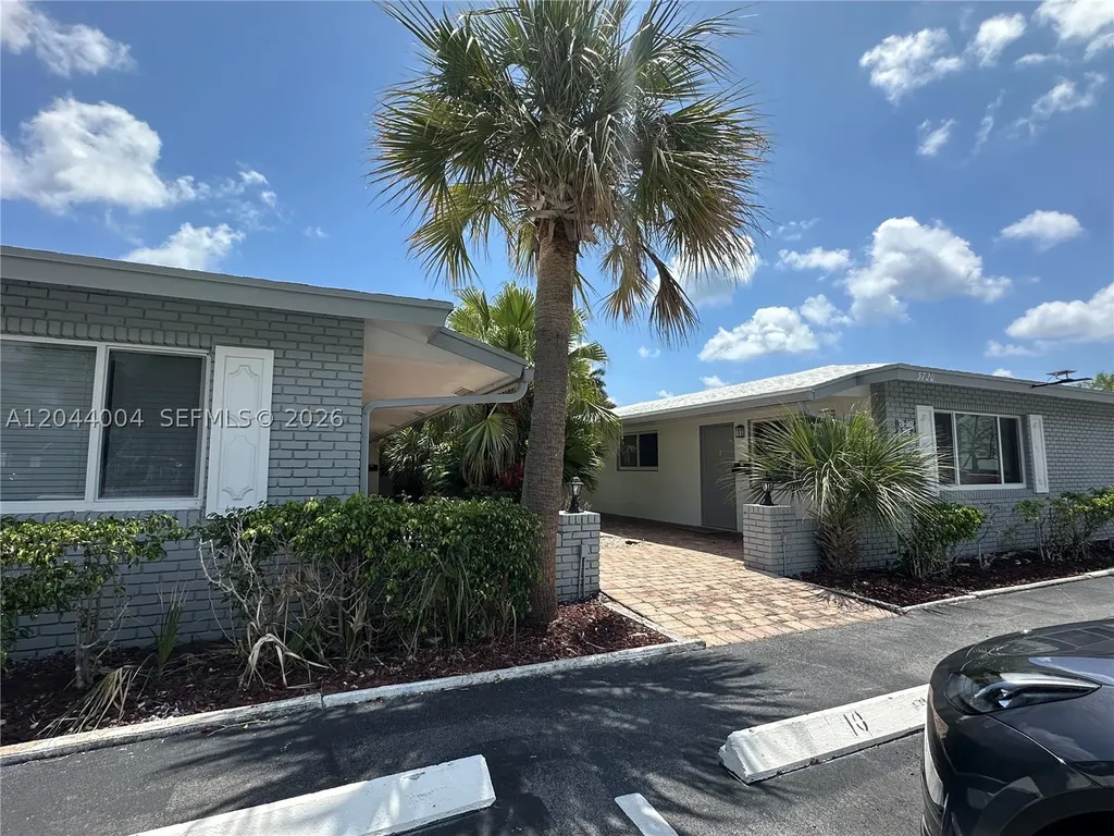 3700 NE 22nd Avenue Lighthouse Point FL 33064