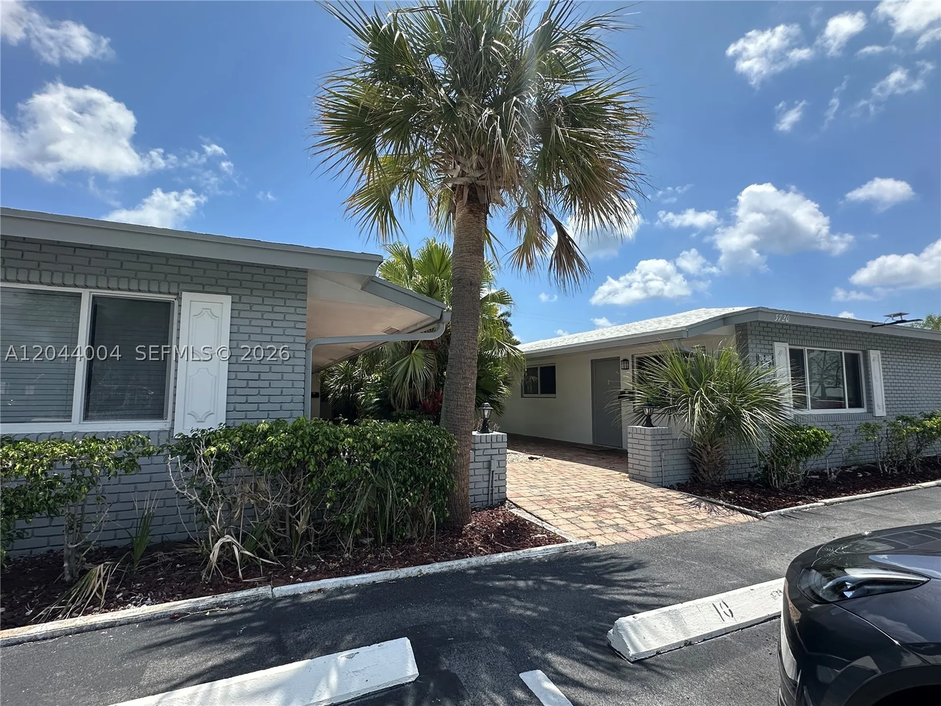 3700 NE 22nd Avenue Lighthouse Point FL 33064