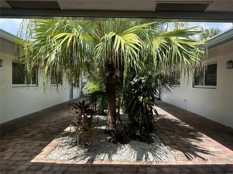3700 NE 22nd Avenue Lighthouse Point FL 33064