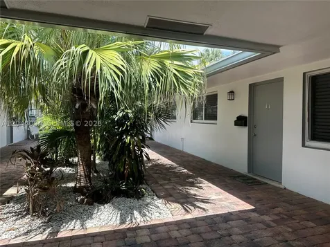 3700 NE 22nd Avenue Lighthouse Point FL 33064