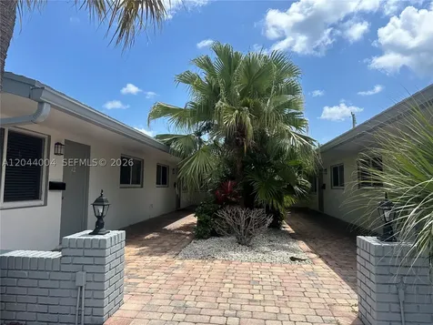 3700 NE 22nd Avenue Lighthouse Point FL 33064