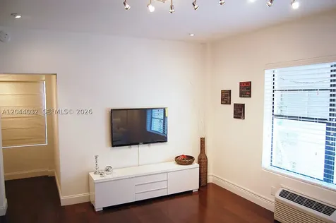 934 Michigan Avenue Miami Beach FL 33139