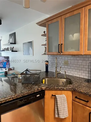2899 Collins Avenue Miami Beach FL 33140
