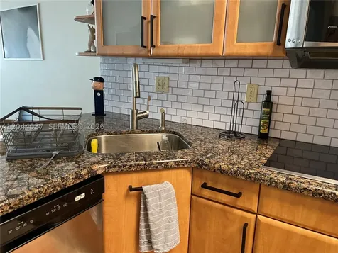 2899 Collins Avenue Miami Beach FL 33140