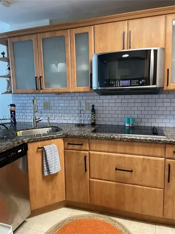2899 Collins Avenue Miami Beach FL 33140