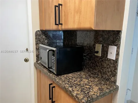 2899 Collins Avenue Miami Beach FL 33140