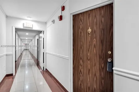 2899 Collins Avenue Miami Beach FL 33140