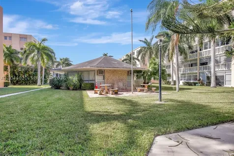219 NE 14th Avenue Hallandale Beach FL 33009