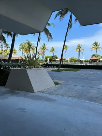 2625 Collins Avenue Miami Beach FL 33140