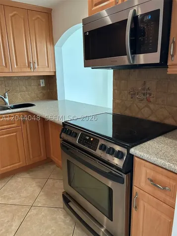 2625 Collins Avenue Miami Beach FL 33140