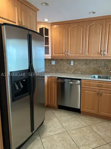 2625 Collins Avenue Miami Beach FL 33140