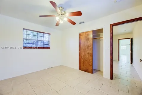 7770 NW 33rd Street Davie FL 33024