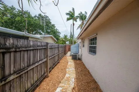 7770 NW 33rd Street Davie FL 33024