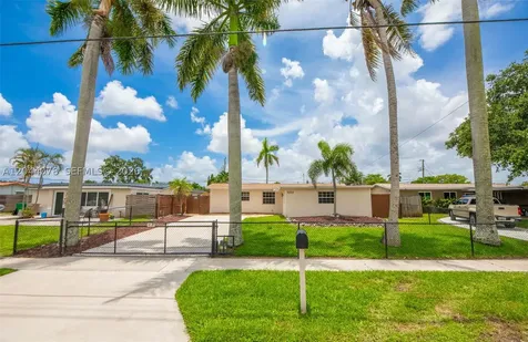 7770 NW 33rd Street Davie FL 33024