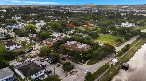 5595 Orange Drive Davie FL 33314