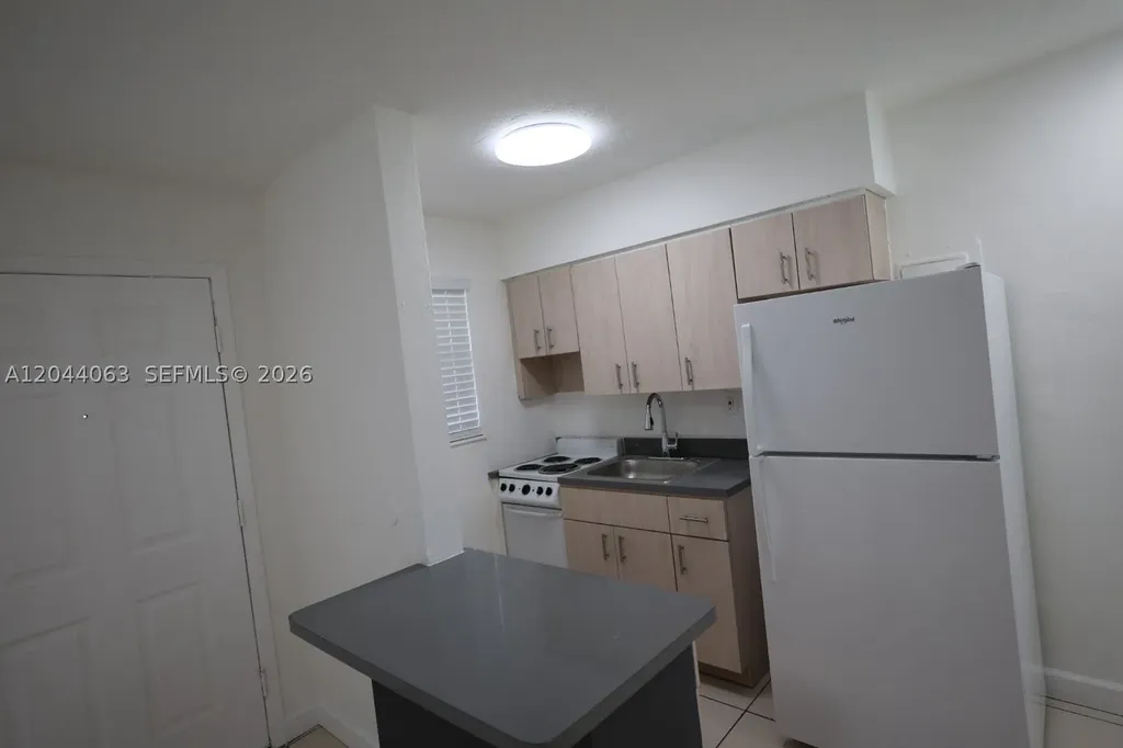 1235 W 66th Street Hialeah FL 33012