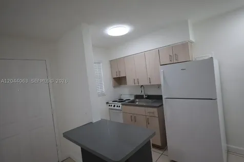 1235 W 66th Street Hialeah FL 33012