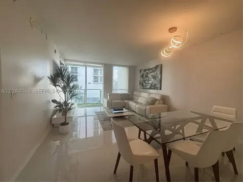 253 NE 2nd Street Miami FL 33132