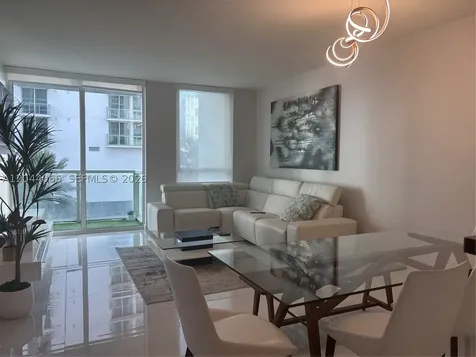 253 NE 2nd Street Miami FL 33132