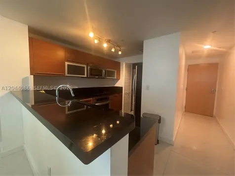 253 NE 2nd Street Miami FL 33132