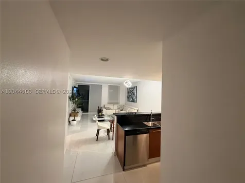 253 NE 2nd Street Miami FL 33132