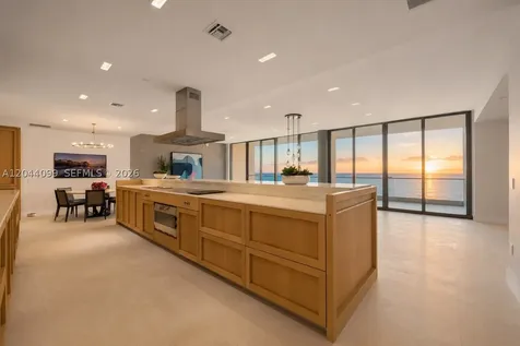5959 Collins Avenue Miami Beach FL 33140