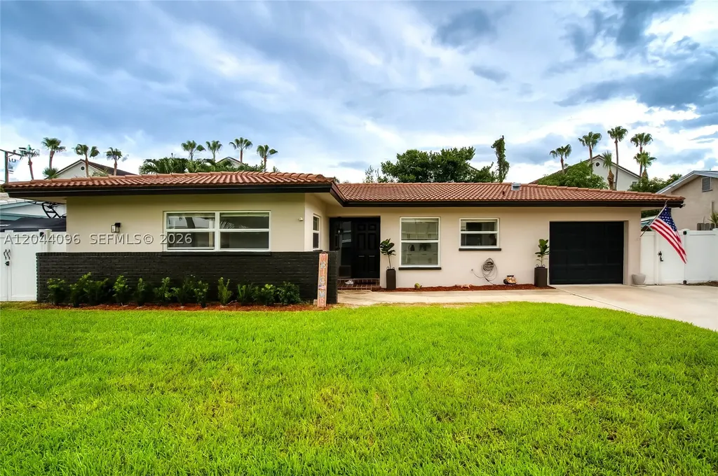 106 E Park Lane E Hypoluxo FL 33462