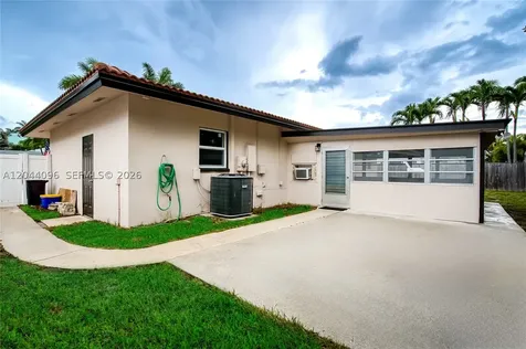106 E Park Lane E Hypoluxo FL 33462