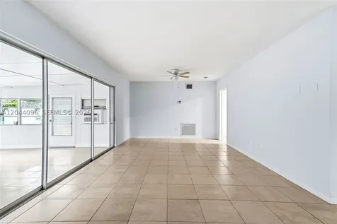 106 E Park Lane E Hypoluxo FL 33462