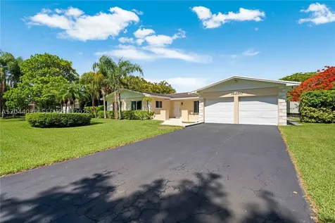 18250 SW 88th Place Palmetto Bay FL 33157