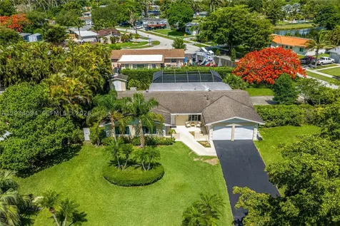 18250 SW 88th Place Palmetto Bay FL 33157