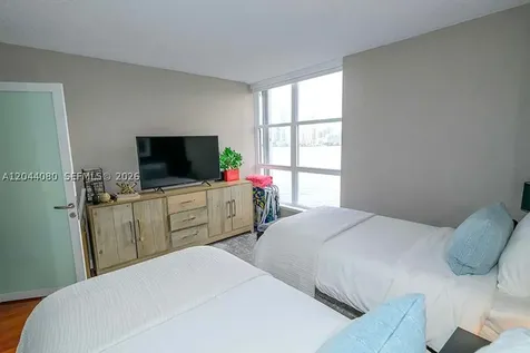 3600 Mystic Pointe Drive Aventura FL 33180