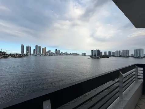 3600 Mystic Pointe Drive Aventura FL 33180