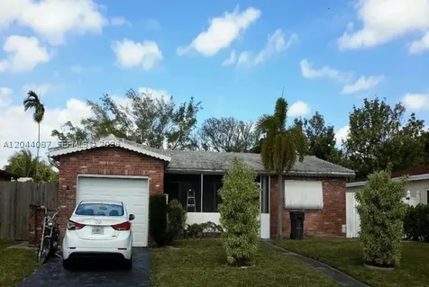 4721 NW 41st Place Lauderdale Lakes FL 33319