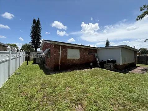 4721 NW 41st Place Lauderdale Lakes FL 33319