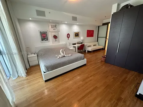 2001 Meridian Avenue Miami Beach FL 33139
