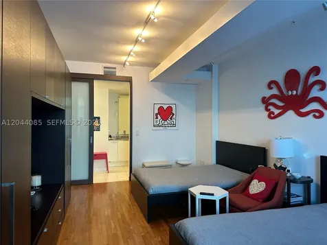 2001 Meridian Avenue Miami Beach FL 33139