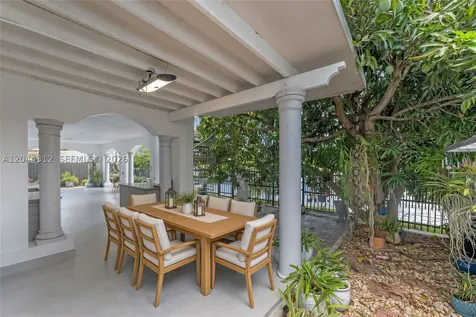 15262 SW 11th Street Miami FL 33194