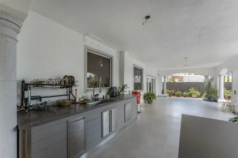 15262 SW 11th Street Miami FL 33194