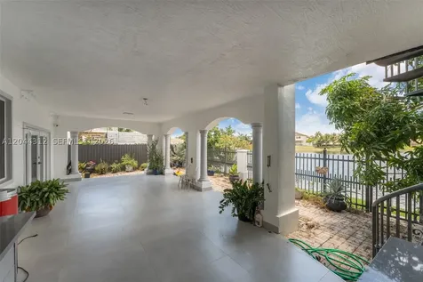 15262 SW 11th Street Miami FL 33194