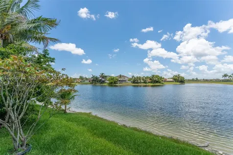 15262 SW 11th Street Miami FL 33194