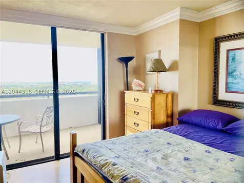 2555 Collins Avenue Miami Beach FL 33140