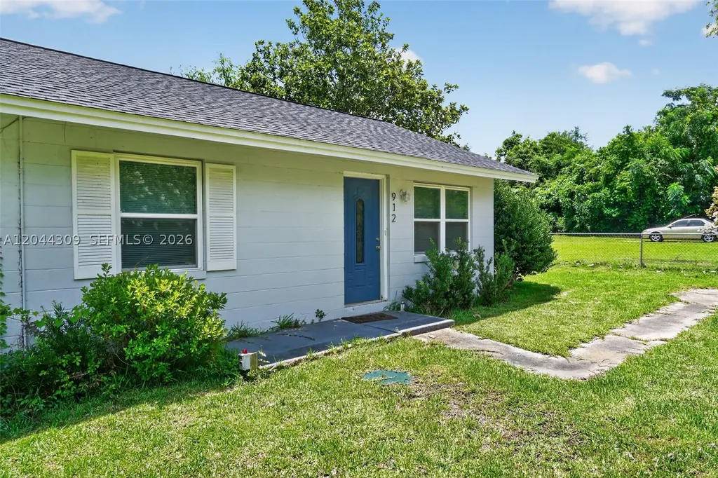 912 SW 3rd Street Other City - In The State Of Florida FL 32333